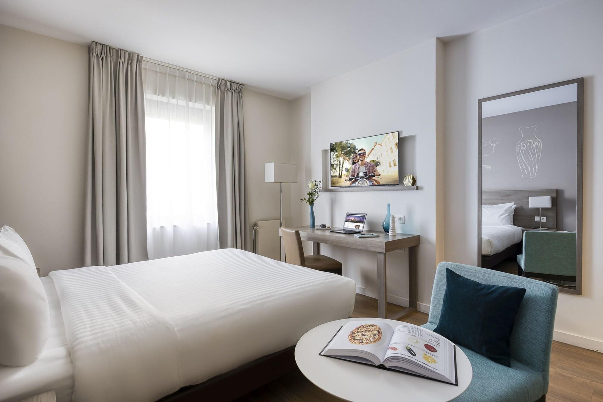 Citadines Toison D'Or Brussels Aparthotel Bagian luar foto